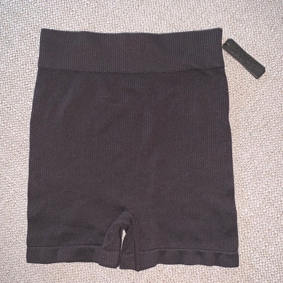 NWT SKIMS Brown Stretch Rib Boy Shorts - Picture 2 of 5
